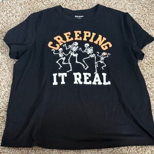 Old Navy women’s size medium Creeping It Real Halloween skeleton tshirt EUC